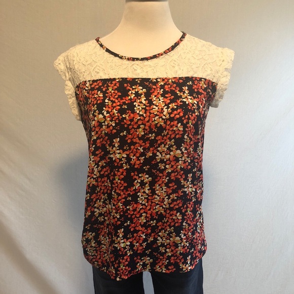 🍍Papermoon mixed material top lace and floral🍍 - Picture 7 of 8